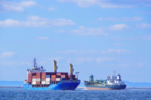 輸送コンテナの基礎知識とメリット・デメリット|航空便でも使えるか解説